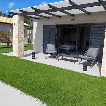 Alekos Houses-elia Lixúri